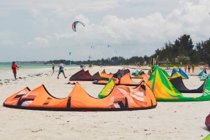 Kite surf en la playa de Valdevaqueros