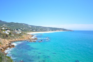 Agua del mar cristalina en la playa de los Alemanes